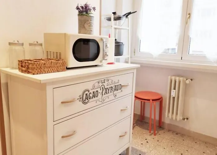 Vatican Sweet House Near Metro Cipro